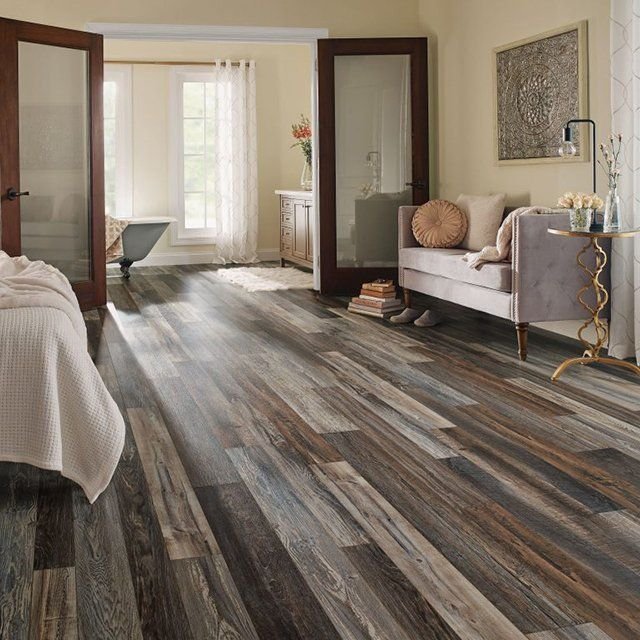 Cesar's Hardwood Floors project photo 17