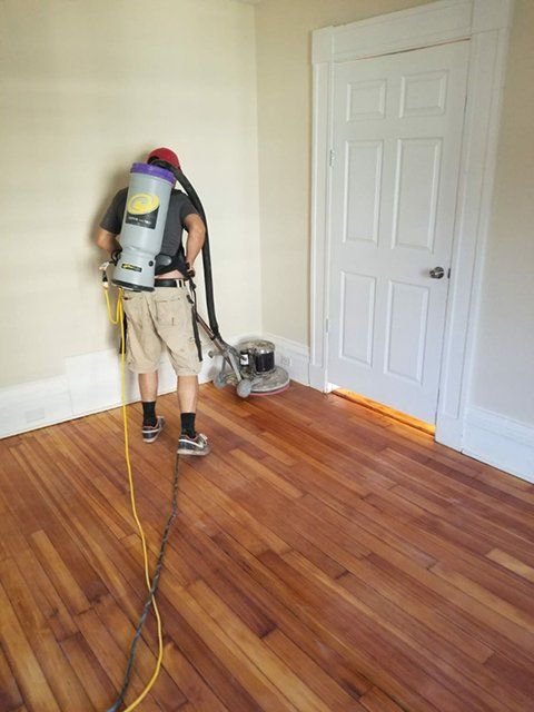 Cesar's Hardwood Floors project photo 31
