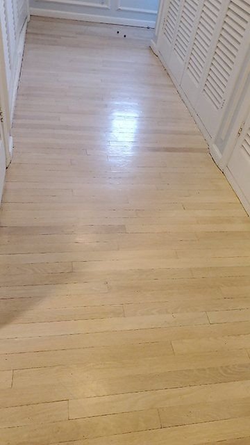 Cesar's Hardwood Floors project photo 35